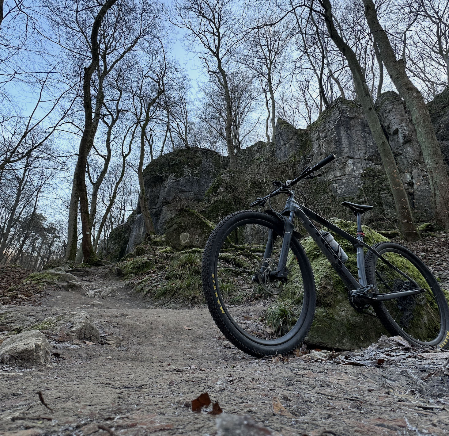 MTB hardtail at Las Wolski rocks